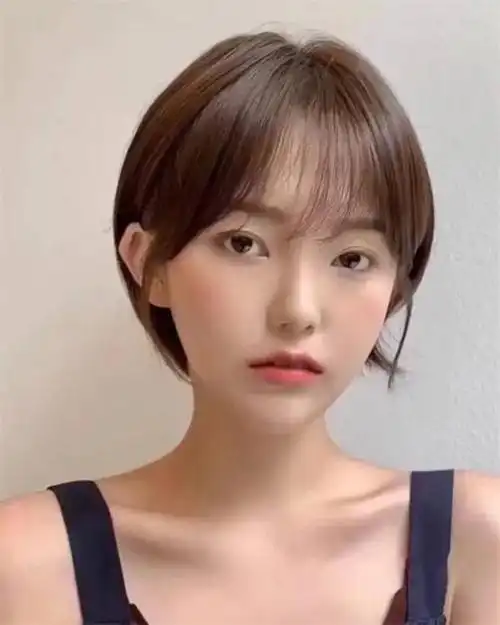 短发图片女2021新款图片,这3款短发一定是人气之选短发在今年的女生