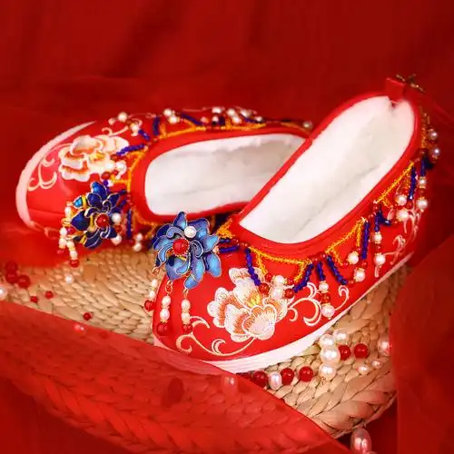 蓝莲花七月荷中式婚礼手工真珍珠高端定制婚鞋重工刺绣秀禾鞋