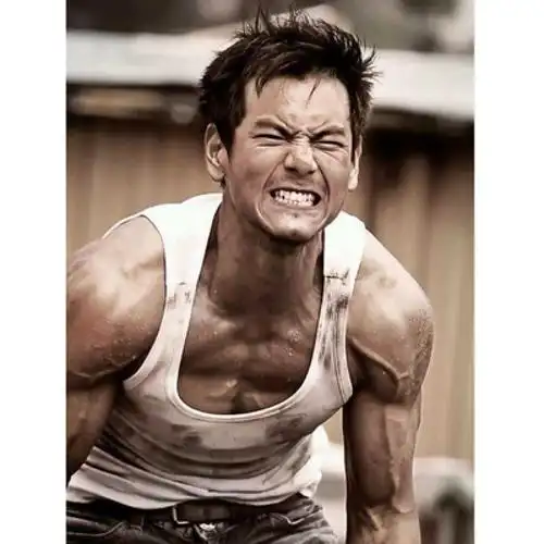 肌肉男图健身房励志挂画宿舍房间壁画z423竖版画40x60厘米pp胶独立