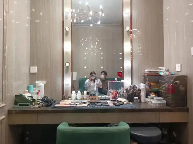 后古旅拍化妆间