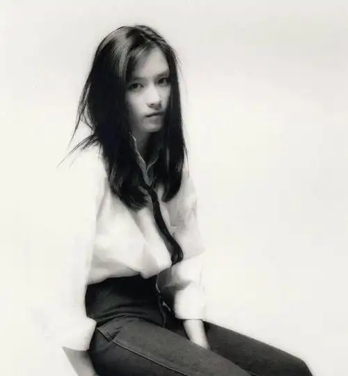 《迪迦奥特曼》"居间惠队长"高树澪3部大尺度电影盘点