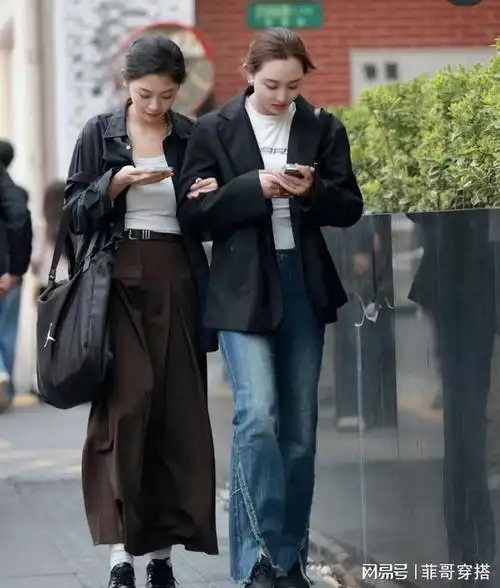 今年流行搭这"4件"上衣,时髦又有高级感