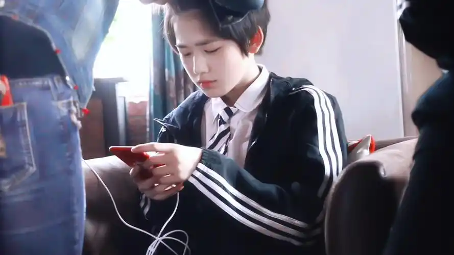 宋亚轩. - 堆糖,美图壁纸兴趣社区