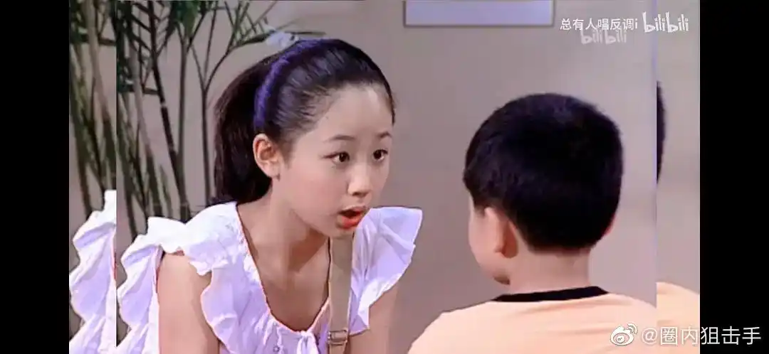 鼻子也不塌,还有酒窝,有些角度像林心如 67回看《家有儿女》杨紫