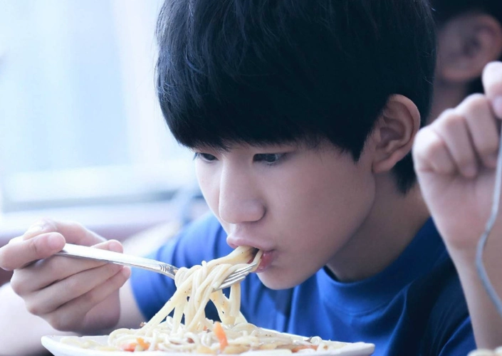 假如你很饿很饿,这几位男神请你吃饭只能选一位,你选谁,千玺