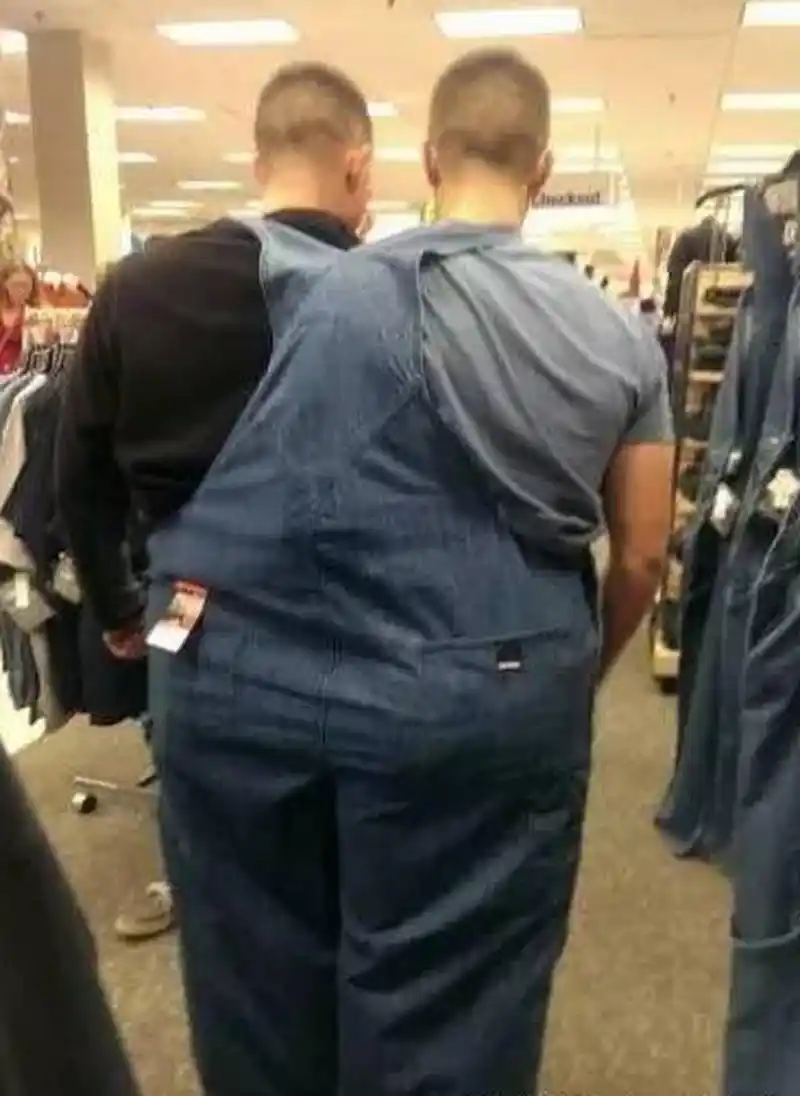 这才叫穿一条裤子长大的兄弟呢!