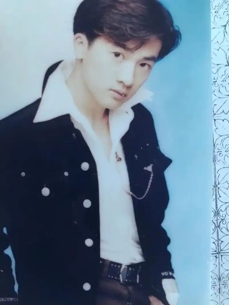 每一张照片都是满满的回忆 @苏有朋@披荆斩棘@小虎队@乖乖 - 抖音