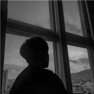 黑白个性伤感男生头像精选