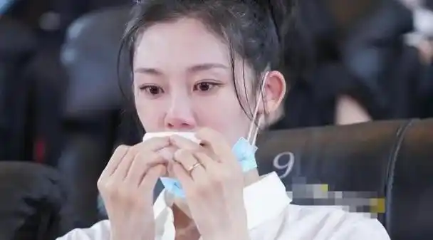 冯小刚直言:她太能装了,永远红不了,更别说拿奖了