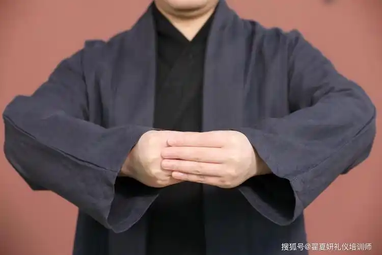 传统礼仪揖礼点燃两会新亮点全面解读如何作揖有礼