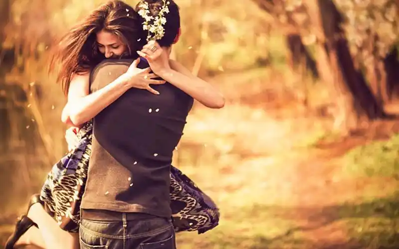 温暖甜蜜的拥抱图片其他人物姿势拥抱搂抱