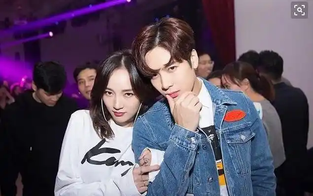 王霏霏孟佳自嘲很糊求放过盘点两人回国资源竟看不出谁更虐