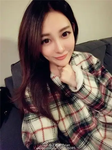 极品美少女王思媛卖萌自拍照