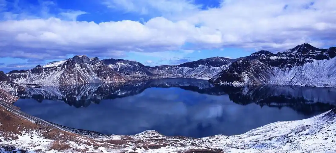 登顶长白山,观天池壮丽美景(副本)