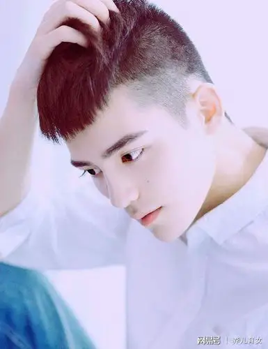 18年好看的男士发型参考, 别再说两边剪短了