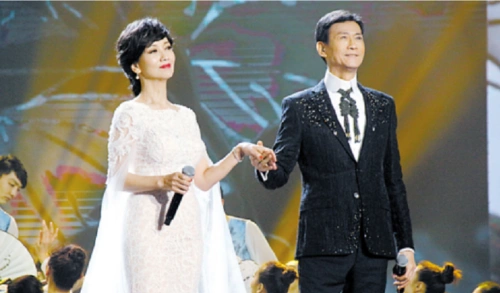 赵雅芝好漂亮与郑少秋同台演绎戏说乾隆满满的全是回忆