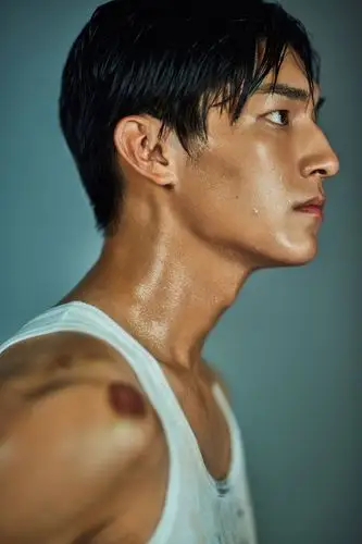 杨旭文成熟硬朗魅力写真图片