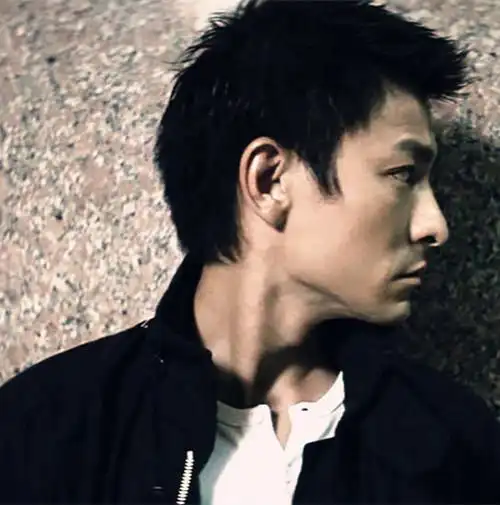 【图】刘德华侧脸照帅气逼人 天王公布"不老容颜"秘诀