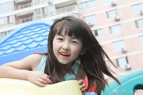 张子枫妹妹小时候真的太可爱了!(多图)
