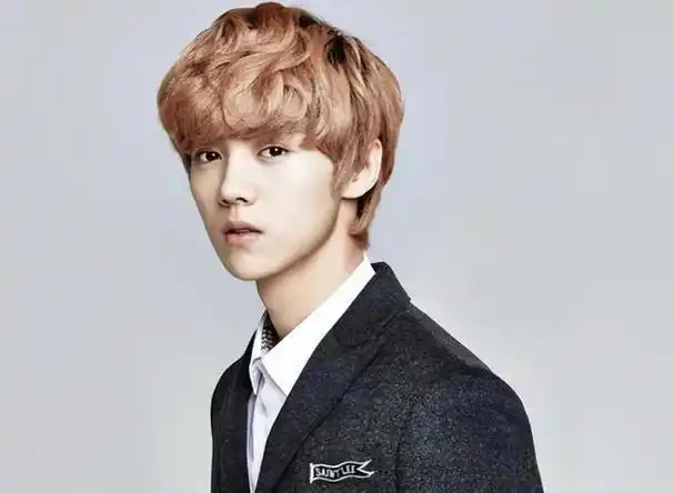 关晓彤快管管你男友:鹿晗直播带货引争议,已彻底"放飞自己"了