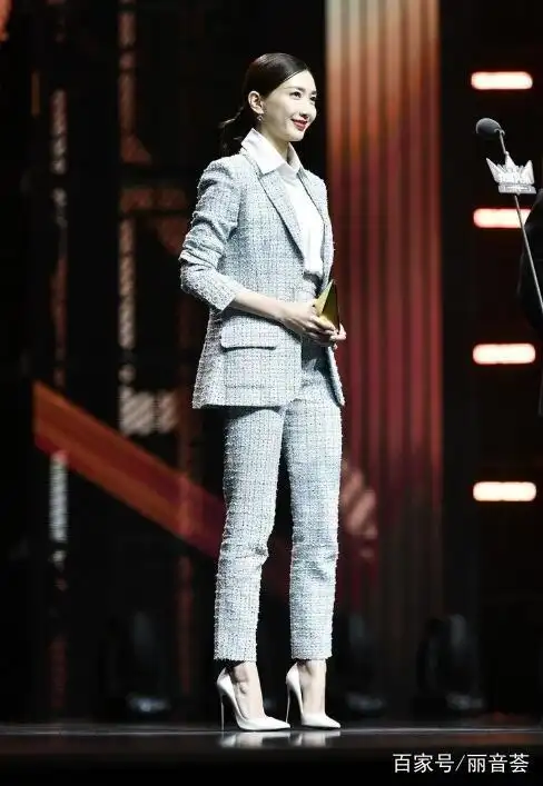 江疏影厉害了!西装 西裤玩转高级感,气场两米八