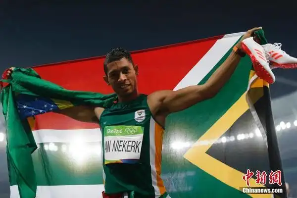 里约奥运男子400米范尼凯克破世界纪录夺金