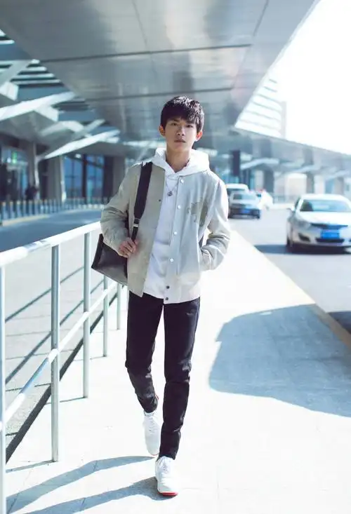 易烊千玺 #tfboys 时尚机场街拍 高清 帅气 时尚担当易烊千玺