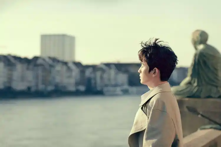 真人cp什么的磕不得,还是祝演员朱一龙31岁生日快乐