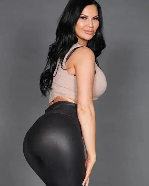 jae,来自英国著名女演员,业界的大码熟女天花板|模特|jae|性感美女