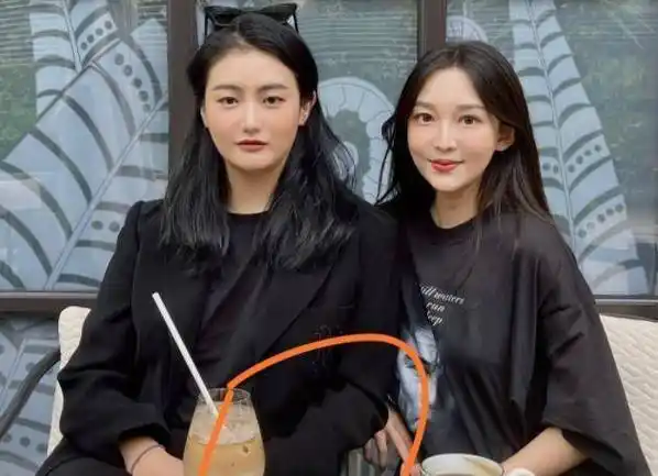 德云社烧饼老婆晒美照产后身材恢复快面容宛如大学生