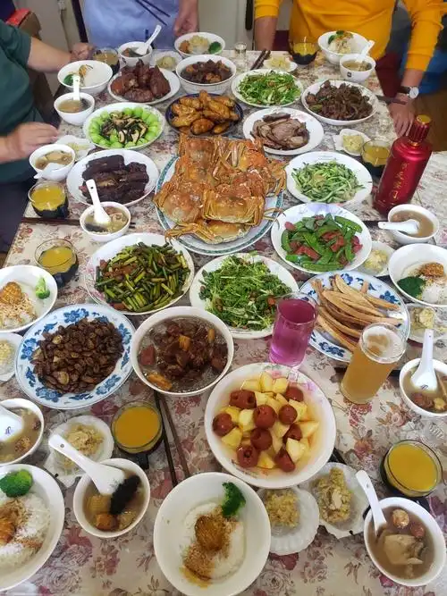 各地网友晒中秋晚饭有的丰盛有的讲究看到最后一个心酸了