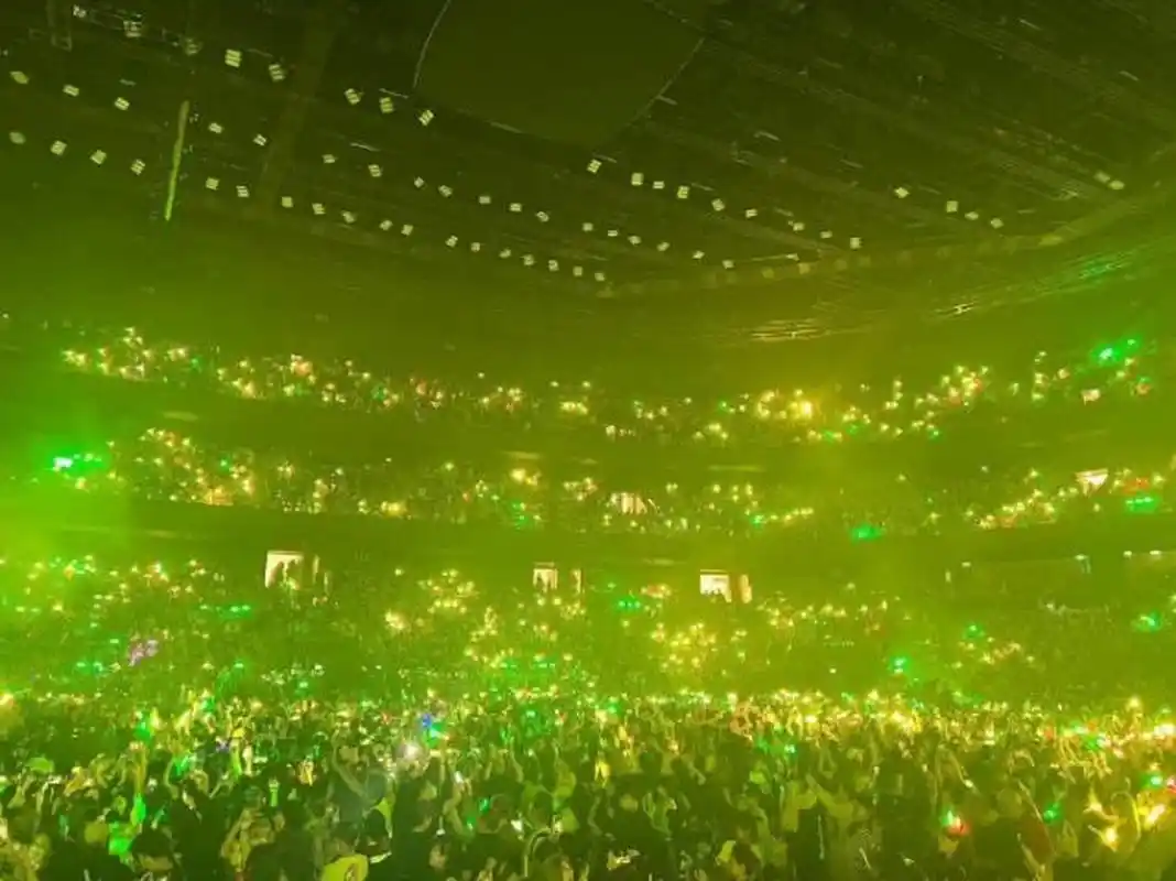 演唱会王一博cp粉黄势力强压唯粉绿色,然后唯粉解释到:唯粉都去各种买