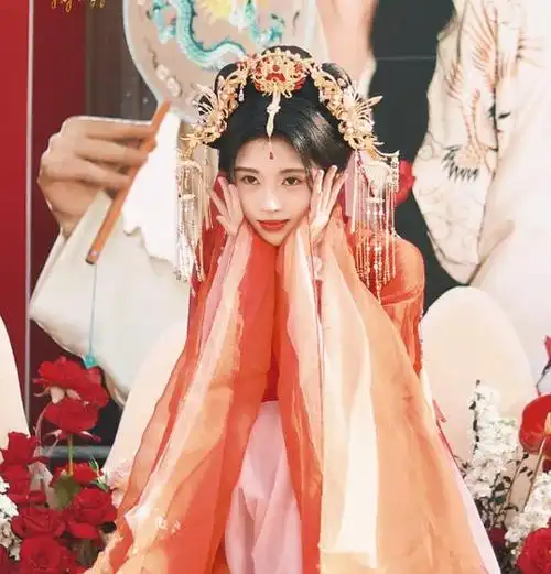 鞠婧祎千香杀青照曝光笑容明媚又美又仙看到男主爱了