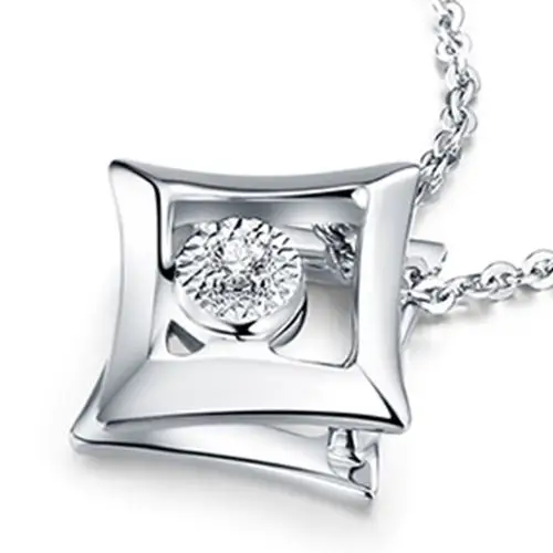 周大福 时尚魅力pt950铂金镶钻石吊坠