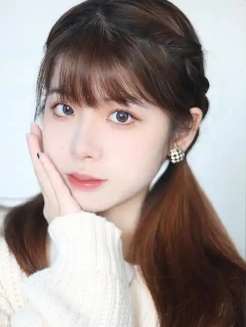 今日妆容日系轻透淡妆