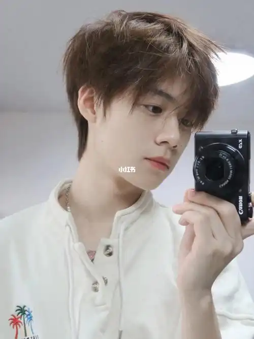 四六分,二八分,到中分都可以搭 -气垫烫维持时间 2-4个月蓬松感气垫烫