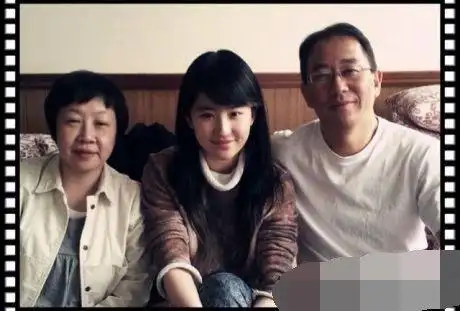 神仙姐姐刘亦菲分手宋承宪干爹另结新欢事业一落千丈