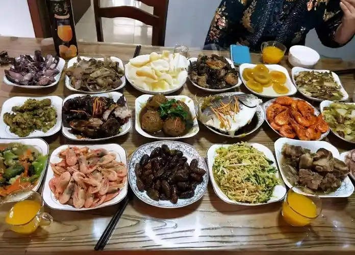 北方过年的大菜,南方过年的大菜,一看就很明了,这差距太大了