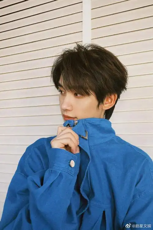 丁程鑫晒旧照##丁程鑫旧照片vs新照片