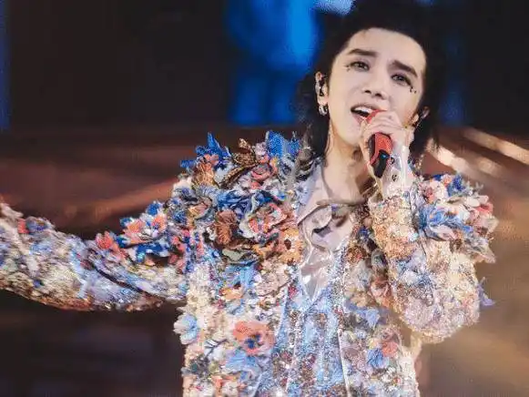 华晨宇神秘家境被扒出,爸爸系银矿老板,网友:难怪看不上张碧晨_生活