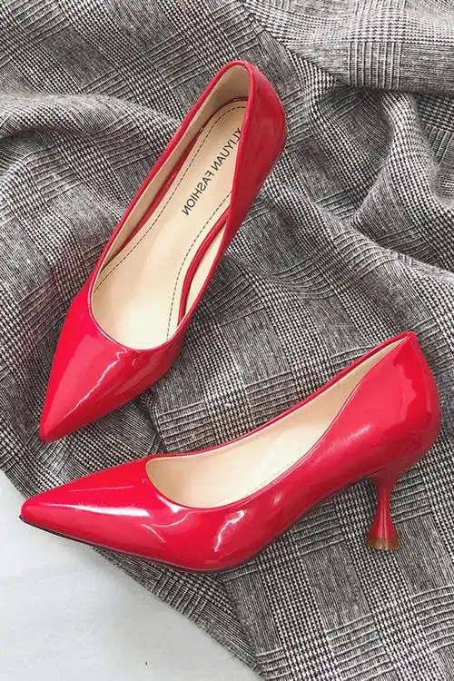 红色高跟鞋婚鞋