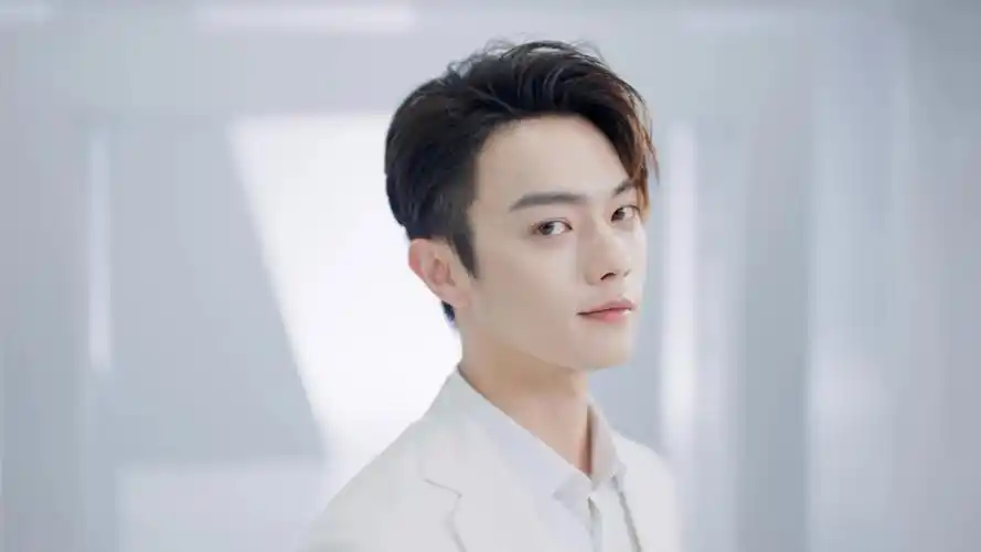 官宣!许凯——瑷尔博士首位洁面代言人