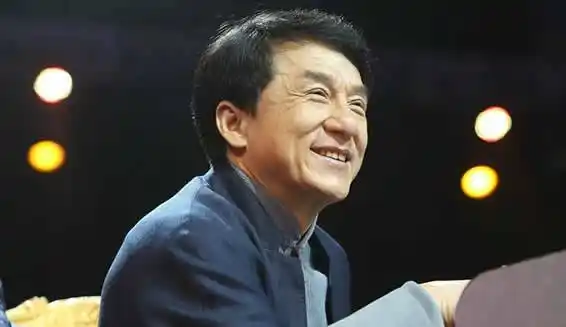 成龙简历资料个人经历 成龙为什么叫成龙?