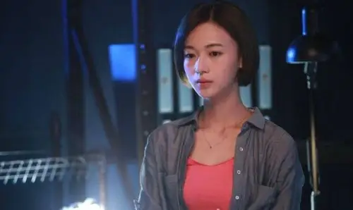 与李小璐,张译也曾有过合作,在电视剧《守护丽人》吴谨言饰演女二号朱