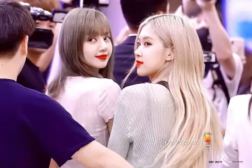 blackpink闺蜜头,情头五花肉cp,闺蜜头,情头 lisa,rose,朴彩英自制自