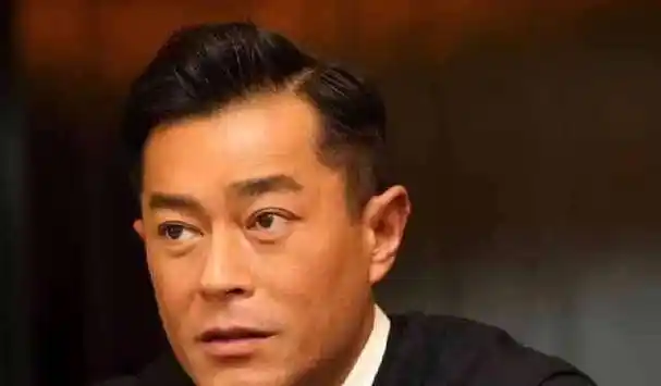 曾经的一代男神刘德华周润发都已经老了只有他还活成30岁