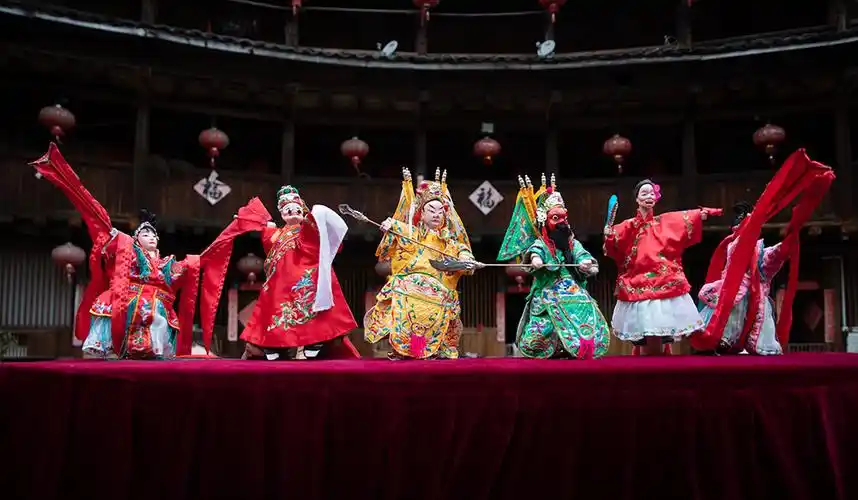 土楼布袋木偶戏