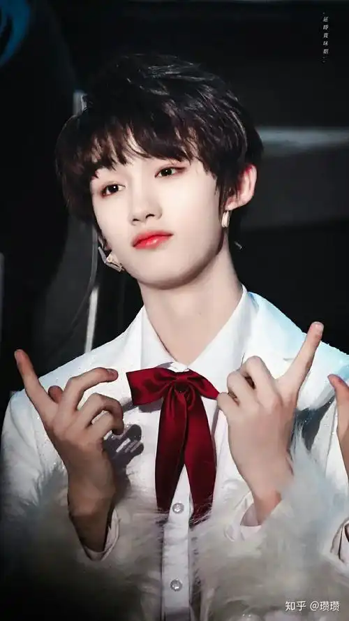 可以给我安利一些丁程鑫绝美照片吗? - 知乎