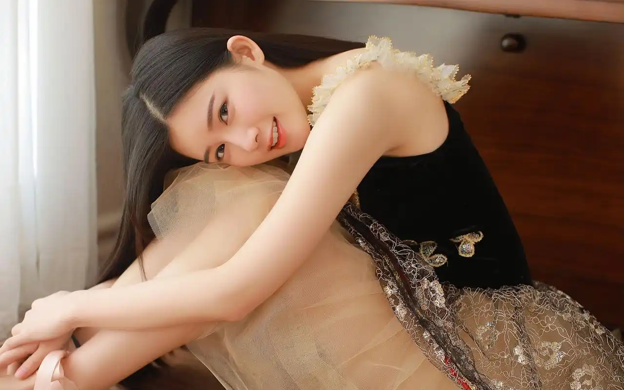 性感白嫩美女诱惑写真高清电脑桌面壁纸