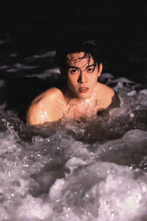 曾舜晞水中湿发大片##曾舜晞女友视角大片